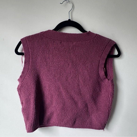 Moon & Madison Burgundy Button Up Vest - Picture 2 of 3